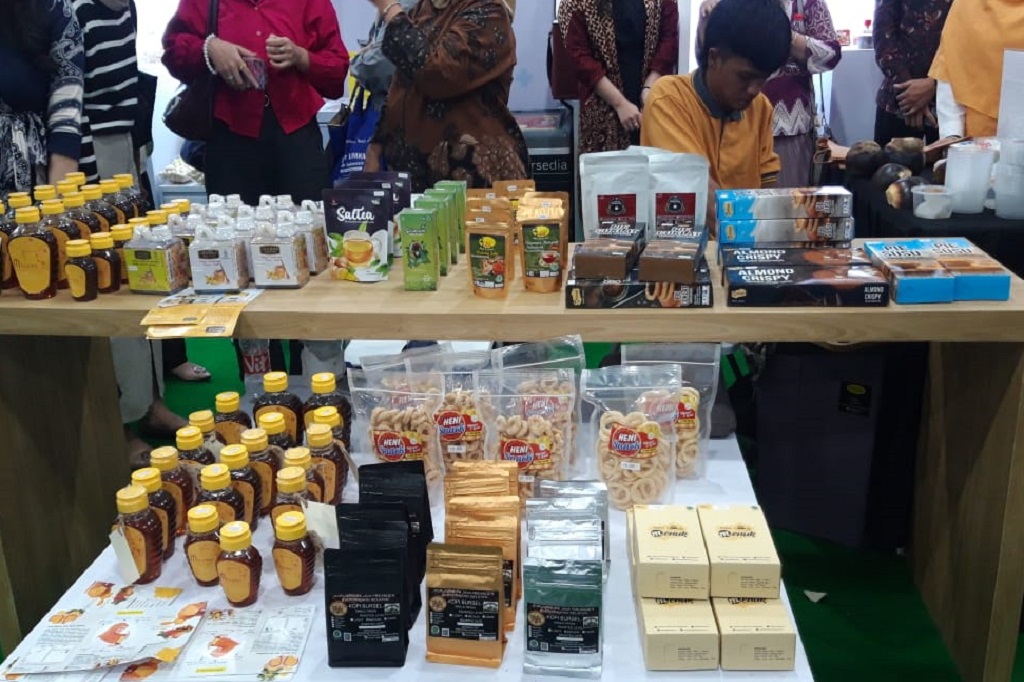 Melalui Bazar UMKM untuk Indonesia ini, Staf Ahli Bidang Keuangan dan Pengembangan UMKM Kementerian BUMN Loto Srinaita Ginting berharap masyarakat luas semakin tahu karya-karya pelaku UMKM dan mau menggunakan produk UMKM.