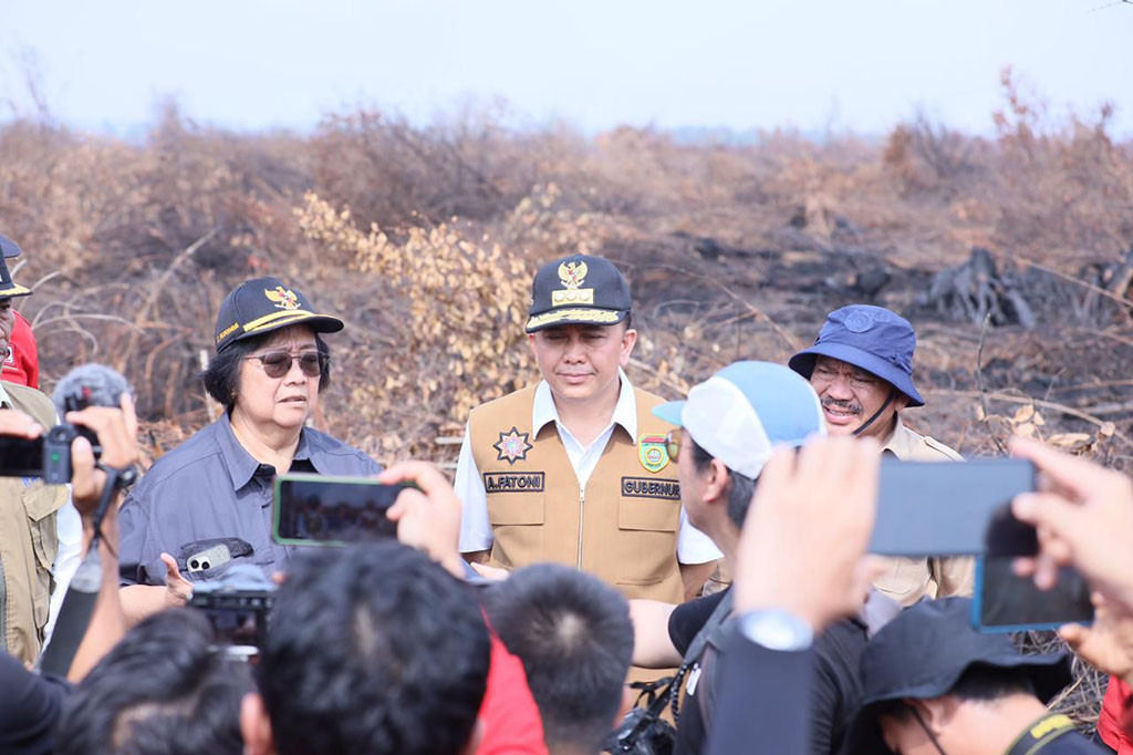 Menteri LHK, Siti Nurbaya menegaskan, apabila lahan gambut sudah terbakar akan sangat sulit dipadamkan dikarenakan api tidak saja membakar bagian atas tetapi api juga akan menjalar hingga bagian akar dengan kedalaman beberapa meter ke bawah.