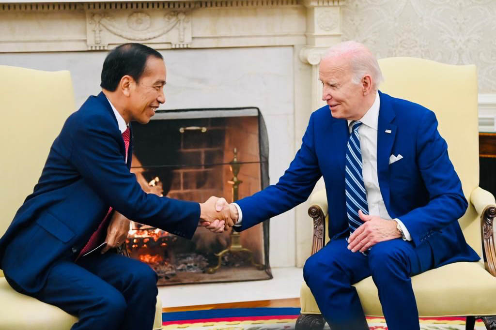 Lebih lanjut, Presiden Biden menyebut bahwa hal lainnya yang menjadi perhatian untuk terus ditingkatkan antara kedua negara adalah dalam hal membangun rantai pasok yang aman hingga penanggulangan krisis iklim