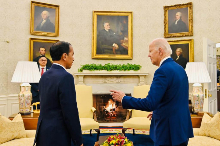 Presiden Joko Widodo melakukan pertemuan dengan Presiden Amerika Serikat Joe Biden di Gedung Putih, Washington DC, Amerika Serikat, Senin, 13 November 2023. Dalam pertemuan tatap muka antara kedua pemimpin negara tersebut, Jokowi menyampaikan agar kemitraan kedua negara dapat berkontribusi terhadap perdamaian global.
