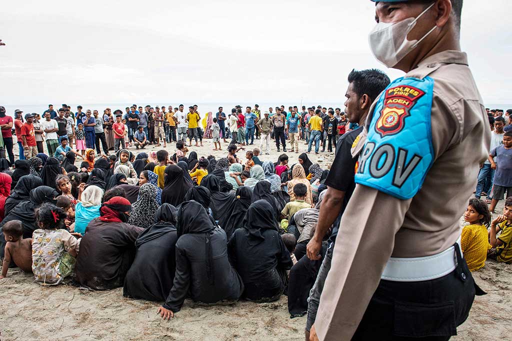 Imam mengatakan saat ini pihaknya sedang melakukan pendataan serta berkoordinasi dengan Kantor Imigrasi dan Perwakilan UNHCR (United Nations High Commissioner for Refugees) ????yang ada di penampungan.