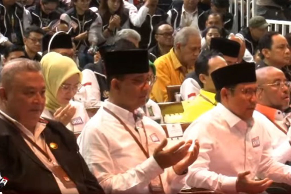 Hal itu berdasarkan pengambilan nomor yang diambil sesuai antrian. Pasangan Anies-Cak Imin mengambil lebih dulu karena mendapat nomor antrean delapan.