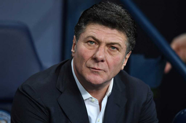Pengumuman kembalinya Mazzarri ke Napoli awalnya datang dari pemilik klub Aurelio De Laurentiis. Pengusaha industri film itu mencuit 'Selamat datang kembali Walter', setelah Napoli mengonfirmasi pemecatan Garcia.