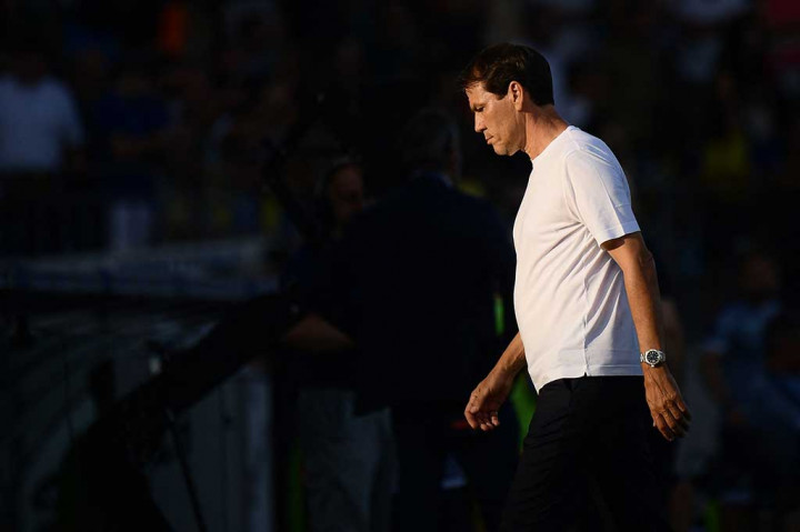 Terdapat laporan bahwa pemecatan itu langsung dilakukan setelah kekalahan tersebut. Kekalahan itu sekaligus merupakan kekalahan kandang keempat Napoli di semua kompetisi pada musim ini.