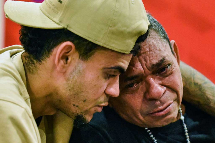 Diaz kembali ke Kolombia untuk bergabung dengan tim nasional menjelang pertandingan kualifikasi Piala Dunia melawan Brasil pada Kamis, 16 November 2023, di kota pelabuhan Barranquilla, tempat pertemuan dengan ayahnya, Luis Manuel Diaz.
