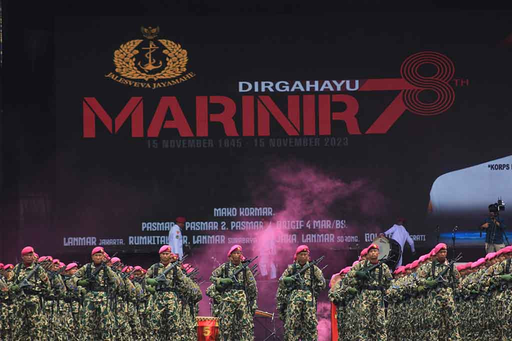 Kepala Staf TNI Angkatan Laut (KSAL) Laksamana Muhammad Ali memimpin upacara serah terima jabatan (sertijab) Komandan Korps Marinir (Dankormar) dari Letjen (Mar) Nur Alamsyah kepada Mayjen TNI (Mar) Endi Supardi.