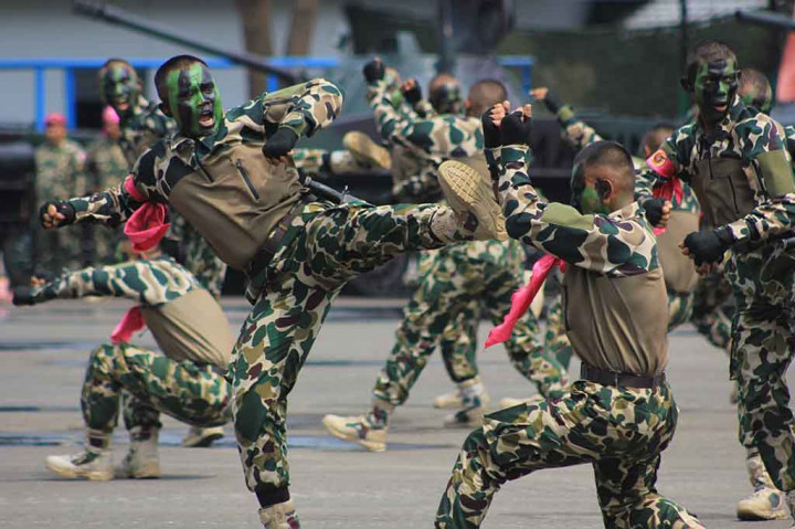 Upacara sertijab tersebut dilaksanakan seiring dengan peringatan Hari Ulang Tahun (HUT) ke-78 Korps Marinir TNI AL.