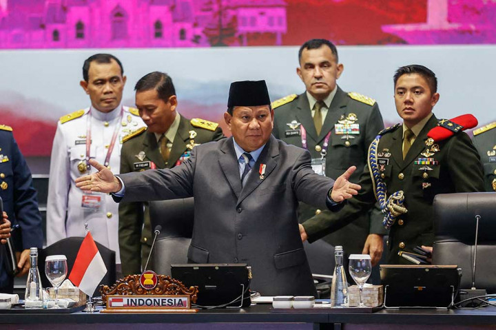 Menteri Pertahanan (Menhan) RI Prabowo Subianto menyinggung soal krisis kemanusiaan di Gaza saat membuka pertemuan ASEAN Defence Ministers Meeting (ADMM) Ke-17 di Jakarta, Rabu, 15 November 2023.