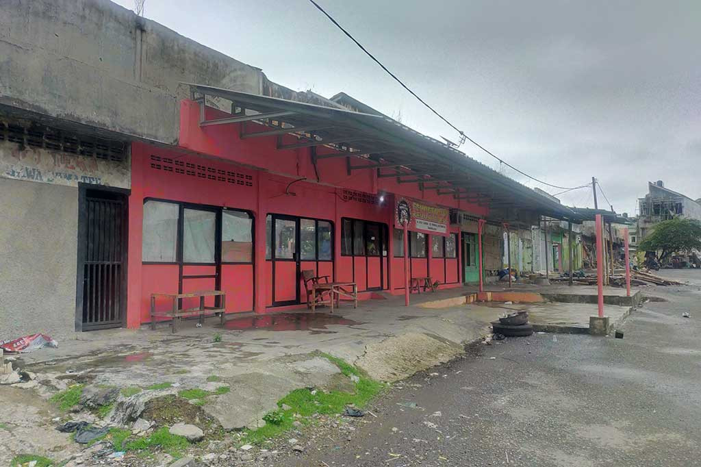Forum komunikasi pimpinan ormas Islam Kabupaten Tasikmalaya meminta pemerintah segera melakukan pembongkaran terhadap bangunan eks terminal Cilembang, Kelurahan Linggajaya, Kecamatan Mangkubumi, Kota Tasikmalaya, Jawa Barat. Bekas bangunan  dimanfaatkan oleh warga dijadikan transaksi pekerja seks komersial (PSK), penjualan miras oplosan dan jual daging anjing.