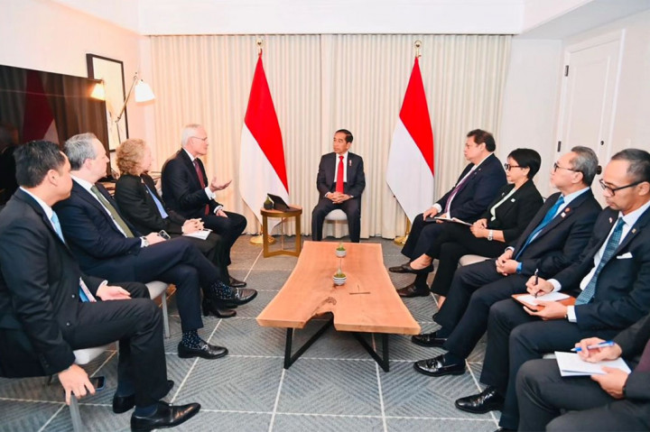 Jokowi dalam pertemuan yang digelar di San Fransisco, Amerika Serikat, Rabu, 15 November 2023 waktu setempat, mengapresiasi Exxon atas rencana investasi untuk pembangunan kilang petrokimia hijau dan teknologi penyimpanan dan penangkapan karbon (Carbon Capture Storage/CSS).