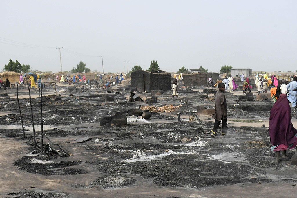 Pejabat Badan Manajemen Darurat Nasional Mannir Gidado mengatakan penyebab kebakaran masih dalam penyelidikan, meskipun kebakaran cukup sering terjadi di kamp-kamp tersebut.