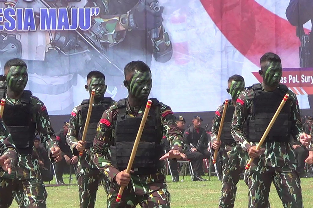 Kombes Suryo menjelaskan, jumlah personel Brimob di Polda Jatim ada 1.989 orang. Mereka terbagi di sejumlah wilayah di Jawa Timur. Di antaranya di Surabaya, Sidoarjo, Madiun, Malang, dan Pamekasan.