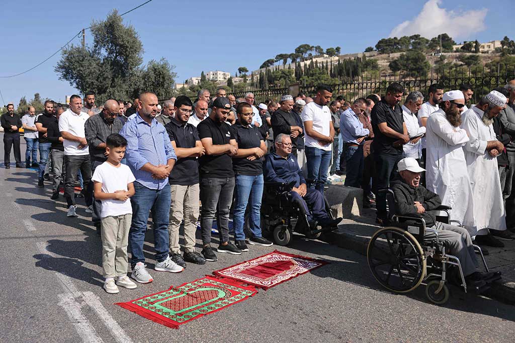 Pihak Israel tidak memberikan alasan mengapa mereka membatasi akses umat Islam masuk Mesjid Al-Aqsa.