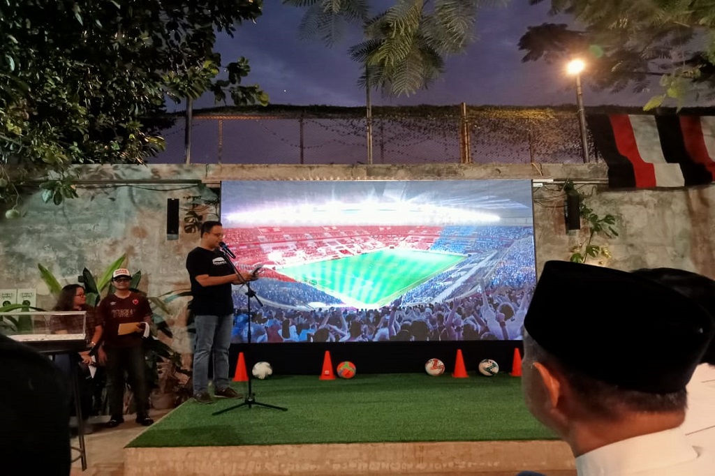 Salah satu daerah yang dipilih untuk membangun stadion berstandar internasional itu adalah Makassar, karena menurut mantan Gubernur DKI Jakarta itu, masyarakat Sulsel sangat membutuhnkannya. 