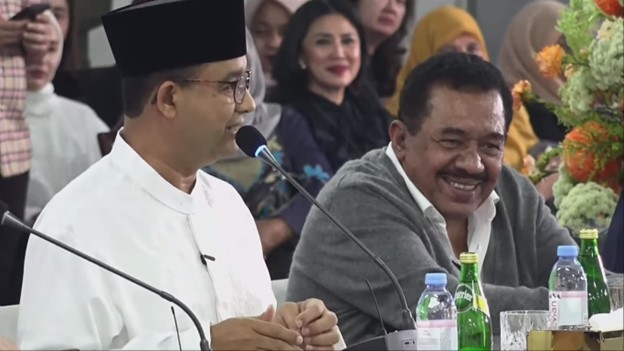 Pada kesempatan itu, ia menerima hasil resolusi Mujadalah Kiai Kampung yang menuntut adanya keberpihakan secara bertanggung jawab pada sistem pendidikan sehingga menjamin kesejahteraan guru. Usulannya, 20% dana desa dari pemerintah nantinya untuk meningkatkan kualitas pendidikan.