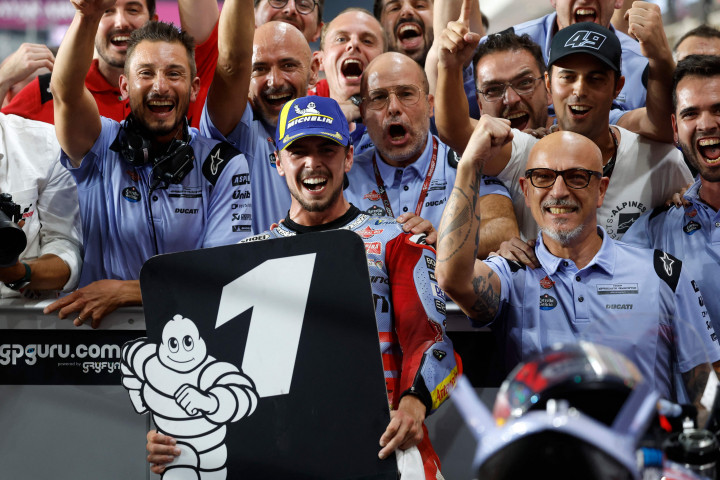 Juara bertahan Bagnaia memimpin sejak awal dengan Ducati-nya dan hanya rekan senegaranya dari Italia, Di Giannantonio yang mampu mengimbanginya. Bagnaia keluar lintasan setelah pebalap Ducati Gresini itu menyalip dengan empat lap tersisa, namun bangkit untuk finis kedua dan membangun keunggulan 21 poin atas Martin.