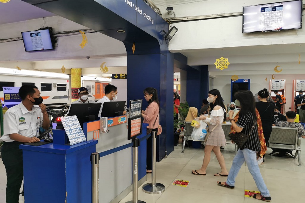 Menyambut libur Natal dan Tahun Baru (Nataru) PT Kereta Api Indonesia (Persero) Divre I SU menyediakan sebanyak 141.892 tiket kereta api. Adapun periode angkutan Nataru yang ditetapkan KAI adalah 18 hari mulai 21 Desember 2023 hingga 7 Januari 2024.
