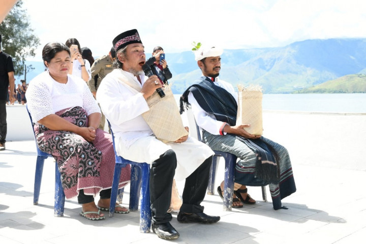 Demi kesuksesan event Aquabike Jetsky World Championship 2023 di Zona 4 Kabupaten Samosir, Lembaga Adat dan Budaya Desa Pardomuan I melalui Turpuk Siopat Ina (Simbolon, Tamba tua, Nadeak, Silalahi) menyelenggarakan ritual budaya Batak. Ritual ini merupakan kebiasaan masyarakat sekitar Danau Toba saat menghelat sebuah acara.
