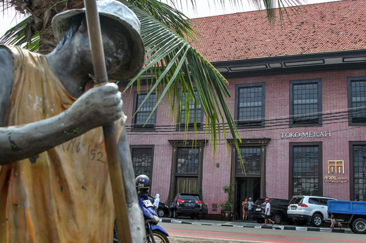 Bangunan kuno tersebut kini digunakan sebagai tempat nongkrong kekinian sejak 1 November lalu, dengan mengusung konsep coffee house. 