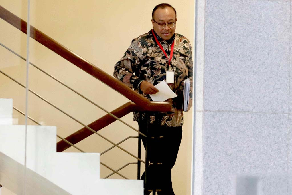 Meski demikian KPK belum memberikan keterangan lebih lanjut mengenai keterangan apa yang akan didalami penyidik dalam pemeriksaan terhadap para saksi tersebut.