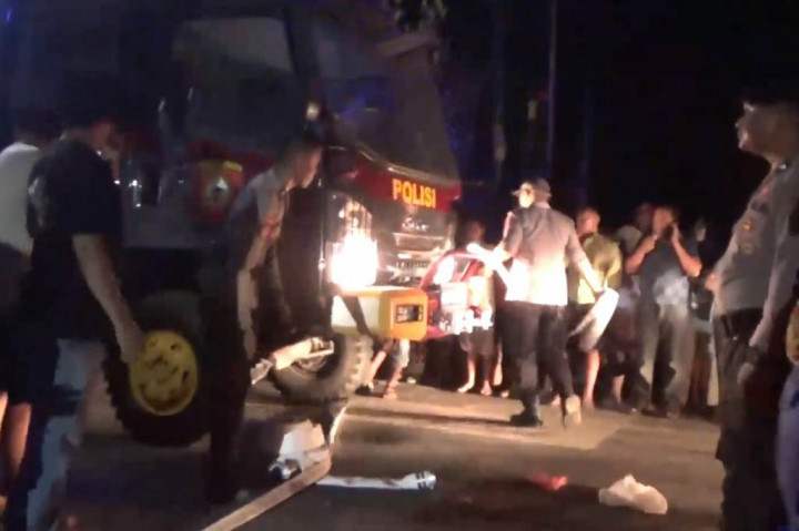 Kepala Sekolah SMA 4 Gorontalo, Saiful Bialangi mengungkapkan ada sebanyak 8 ruangan yang terbakar. Diantaranya ruang kelas, laboratorium dan perpusatakaan.