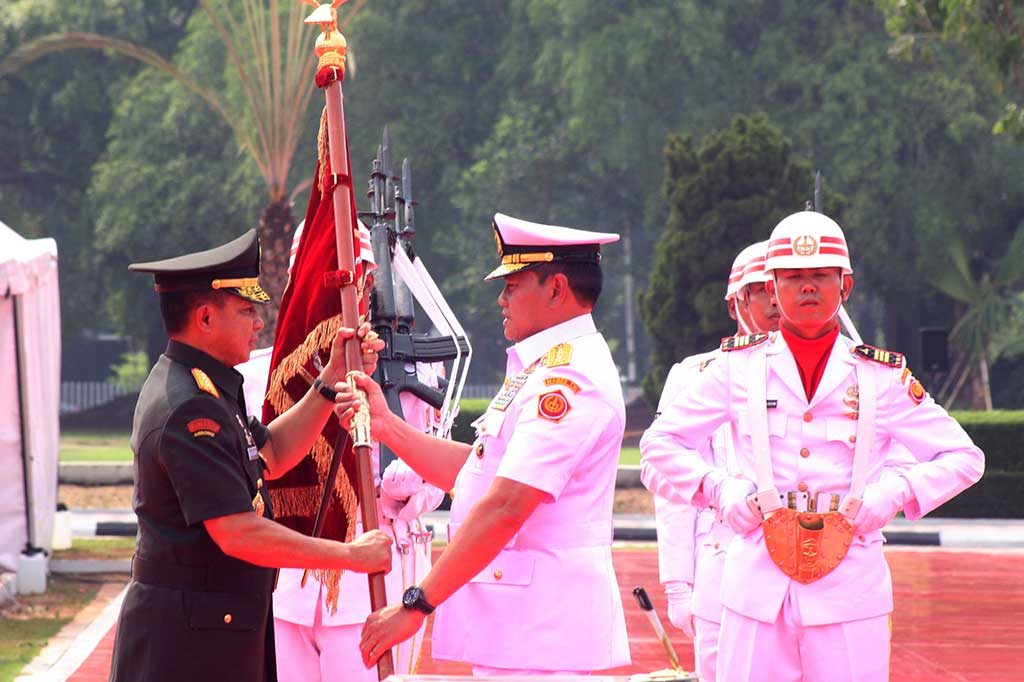 Jenderal Agus Subiyanto resmi menjabat Panglima TNI menggantikan Laksamana TNI Yudo Margono selepas upacara serah terima jabatan (sertijab) di Plaza Mabes TNI, Jakarta, Rabu, 22 November 2023.