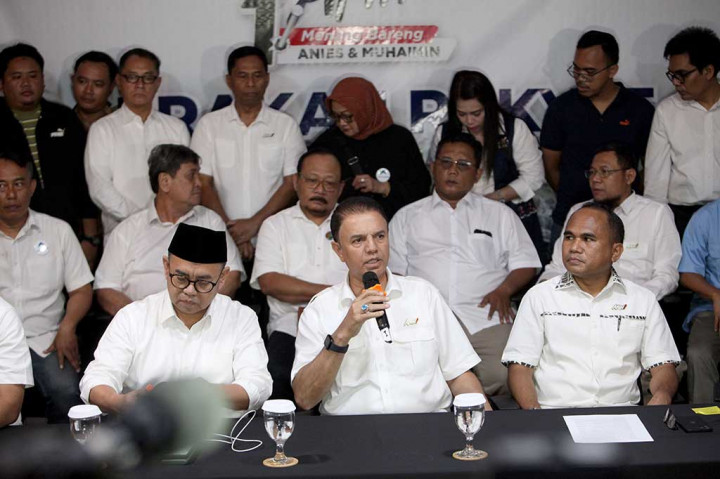 Presidium Nasional Gerakan Rakyat merupakan gabungan dari para pemimpin komunitas relawan nasional, yakni Sahrin Hamid (Presidium Kuning Ijo Biru/KIB), La Ode Basir (Koordinator Presidium DPP Aliansi Nasional Indonesia Sejahtera/ANIES), M. Ramli Rahim (Ketua Umum Konfederasi Nasional Relawan Anies/KoReAn), Azmi Asmuni Majid (Ketua SKI Jateng Relawan Anies-Cak Imin), Arief Minardi (Ketua Federasi Serikat Pekerja Logam Elektronik Mesin/FSP LEM/Poros Buruh), dan Syaiful Bahari (Ketua Umum Jaringan Tani Nelayan).