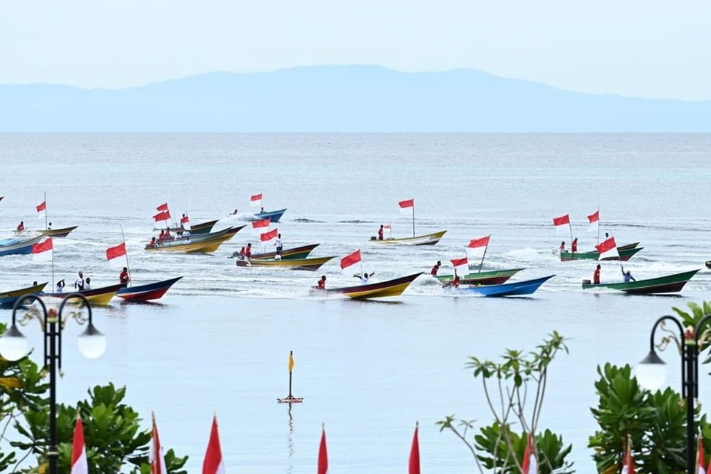 Kepala Negara menyebut dua pertiga wilayah Indonesia adalah lautan dengan berbagai kekayaan bahari yang diakui dunia. Menurut Jokowi, Papua sebagai beranda di kawasan Pasifik adalah ujung tombak wajah Indonesia yang memiliki kekayaan alam yang berlimpah dari sektor maritim. 