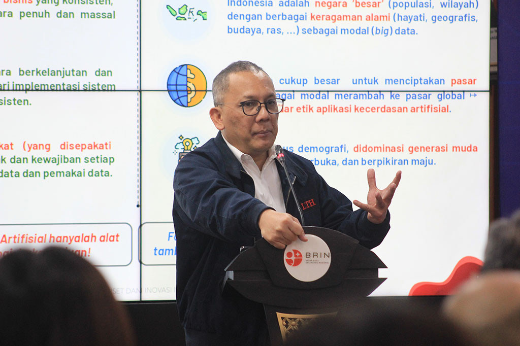 Dalam paparannya, Laksana mengatakan, etika kecerdasan buatan atau AI di Indonesia memerlukan rekomendasi kebijakan, guna mengembangkan regulasi baru bagi Masyarakat. Hal ini bertujuan mencegah berbagai dampak negatif AI seperti penyusupan data privasi dan pelanggaran norma kehormatan data. Laksana pun menyinggung terkait perbaikan pengelolaan data penipuan online.