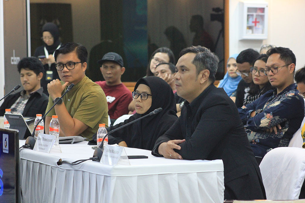 Selain itu juga hadir 3 panelis dalam acara tersebut yakni, Pemimpin Redaksi Medcom.id, Indra Maulana, Editor in Chief Tek.id, Insaf Albert Tarigan, Vice Managing Editor Info Komputer, Liana Threestayanti.