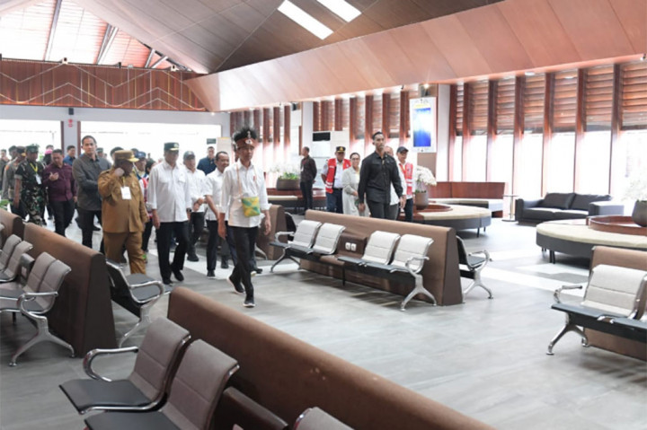 Lebih lanjut, Kepala Negara menyebut bahwa kedua bandara baru yang diresmikan tersebut akan menjadi jembatan udara di masing-masing provinsi. Presiden menuturkan, misalnya untuk Bandar Udara Siboru yang berlokasi di Kabupaten Fakfak, Provinsi Papua Barat, dinilai dapat terhubung dengan sejumlah wilayah lainnya seperti Kabupaten Sorong, Kabupaten Kaimana, hingga Kabupaten Teluk Bintuni.