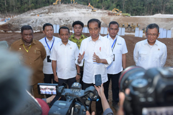 Oleh sebab itu, Presiden Jokowi mendorong agar pembangunan konstruksi kawasan tersebut segera dilaksanakan dan dapat diselesaikan pada tahun 2038. “Memang ini proyek yang sangat besar, dengan investasi kurang lebih 30-an triliun Rupiah,” ucap Presiden.