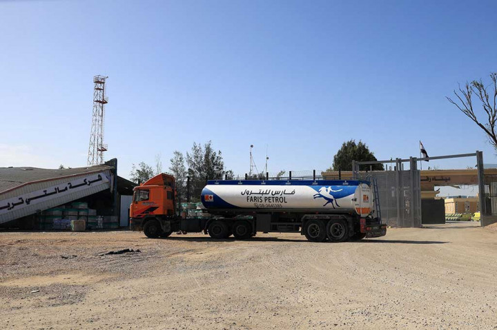 UNRWA telah menerima bahan bakar dalam jumlah yang sangat kecil. Bahan bakar ini sangat diperlukan untuk kelangsungan operasi mereka, karena serangan tanpa henti dan pengepungan Israel sejak 7 Oktober 2023 telah mengurangi pasokan kemanusiaan.