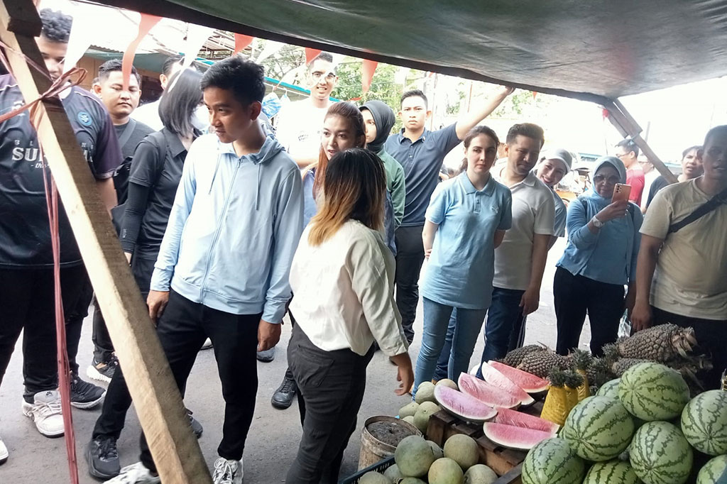 Sementara Ketua Mileniel Prabowo-Gibran Sulsel Andi Amar Ma'ruf Sulaiman mengaku, dengan melihat antusiame masyarakat yang hadir, dirinya yakin Capres dan Cawapres Prabowo Subianto dan Gibran Rakabuming Raka, bisa meraih suara 60 persen di Sulsel.