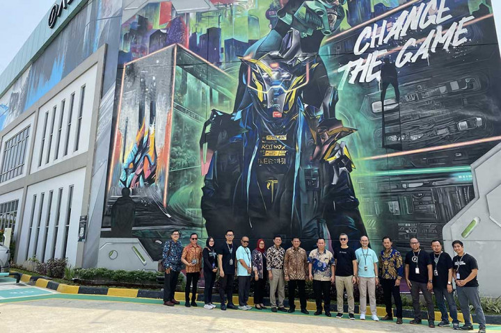 Purbaja Pantja, President Director PT. Ilectra Motor Group yang menaungi merek ALVA, menuturkan, “Kami sangat senang menyambut kunjungan dari rekan-rekan Kemendag ke fasilitas manufaktur kami untuk menyaksikan secara langsung proses produksi motor listrik ALVA One dan ALVA Cervo. Kami berharap, inovasi industri yang kami implementasikan di sini dapat menginspirasi pengembangan teknologi motor listrik serta meningkatkan percepatan adopsi kendaraan listrik di Tanah Air.”