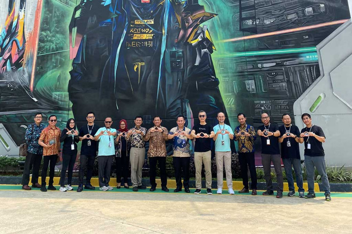 “Kami senang ALVA sudah mendukung program pemerintah untuk membuat masyarakat mau beralih dari kendaraan bensin ke kendaraan listrik. Kami mengharapkan ALVA untuk selalu cepat tanggap dalam merespon dan menanggapi masukan dari konsumen. Kami juga akan selalu mendorong ALVA untuk terus melakukan promosi supaya semakin banyak yang beralih menggunakan motor listrik,” ucapnya.