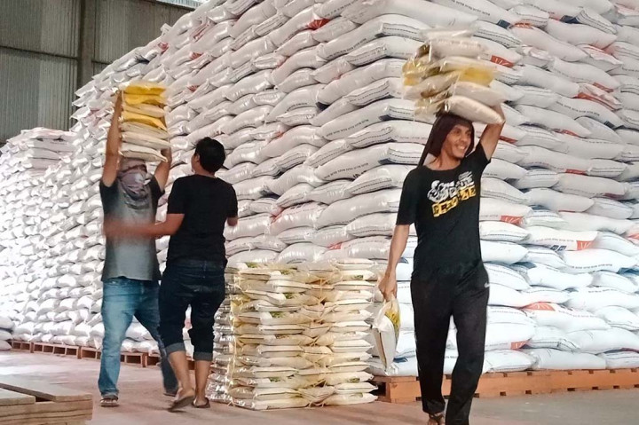 Demikian diantaranya dikakatan Pemimpin Cabang Bulog Sigli, Muhammad Khairuddin, kepada Media Indonesia, Sabtu, 25 November 2023. Bulog Cabang Sigli adalah bertanggung jawab atau membawahi lokasi penyaluran untuk dua kabupaten yaitu Pidie dan Pidie Jaya.