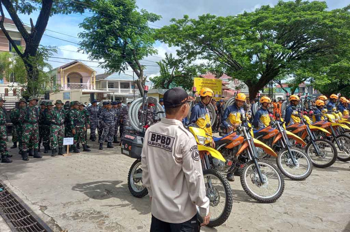 Pemerintah Provinsi Kalimantan Selatan menggelar apel kesiapsiagaan guna menghadapi ancaman bencana hidrometeorologi berupa banjir, puting beliung, tanah longsor dan gelombang tinggi (batingsor) di wilayah tersebut. Cuaca buruk terus melanda sejumlah di Kalsel.