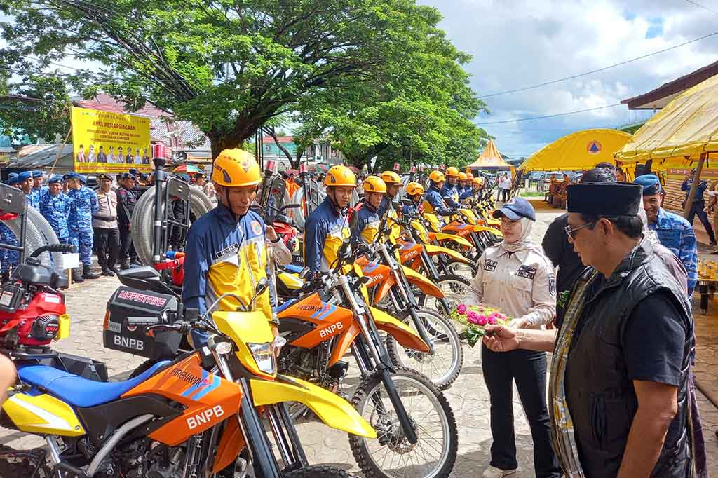 Apel kesiapsiagaan bencana hidrometeorologi ini dipimpin Gubernur Kalsel, Sahbirin Noor, Senin, 27 November 2023 di Martapura, Kabupaten Banjar dan diikuti ratusan anggota Satgas bencana dari berbagai unsur seperti BPBD, PMI, TNI-Polri serta relawan bencana.