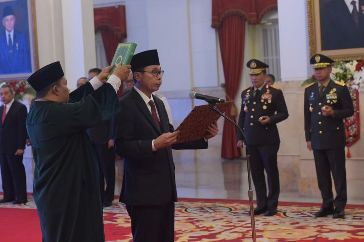 Pengangkatan Nawawi Pomolango sebagai Ketua Sementara KPK didasarkan pada Keputusan Presiden (Keppres) Republik Indonesia Nomor 116/P Tahun 2023 tentang Pemberhentian Sementara Ketua Merangkap Anggota Komisi Pemberantasan Korupsi Masa Jabatan Tahun 2019-2024 dan Pengangkatan Ketua Sementara Komisi Pemberantasan Korupsi Masa Jabatan Tahun 2019-2024.