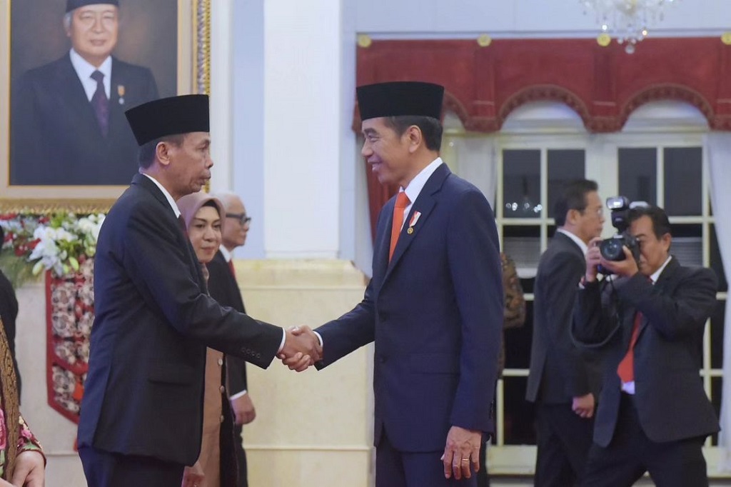 Dalam keterangannya usai pengucapan sumpah jabatan, Nawawi Pomolango menyampaikan bahwa sebagai Ketua Sementara KPK, dirinya memiliki tugas dalam memulihkan kepercayaan masyarakat kepada KPK di tengah situasi yang saat ini terjadi.