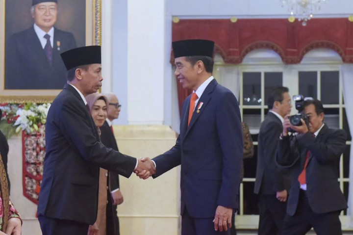 Dalam keterangannya usai pengucapan sumpah jabatan, Nawawi Pomolango menyampaikan bahwa sebagai Ketua Sementara KPK, dirinya memiliki tugas dalam memulihkan kepercayaan masyarakat kepada KPK di tengah situasi yang saat ini terjadi.