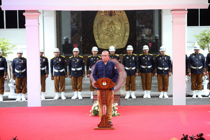 Penandatanganan tersebut dilakukan dalam acara 'Deklarasi Kampanye Damai Pemilu Tahun 2024' di halaman Gedung Komisi Pemilihan Umum (KPU) RI, Jakarta, Senin, 27 November 2023.