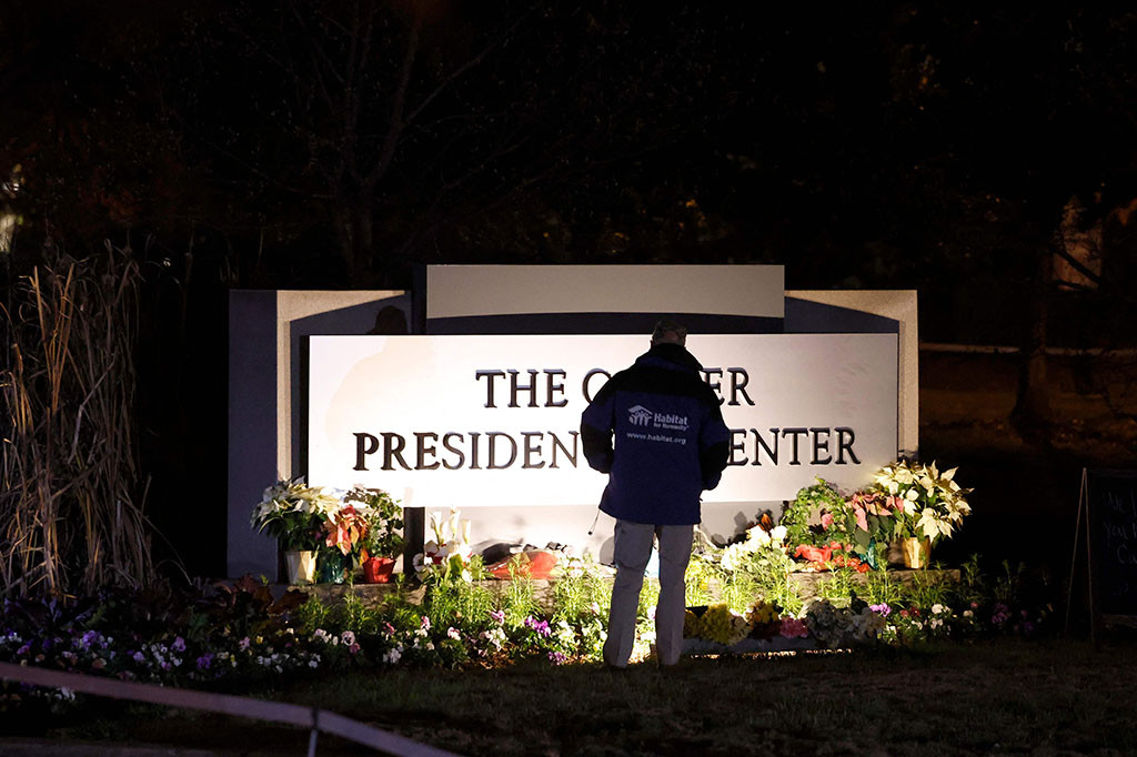 Jimmy Carter, yang berada dalam perawatan rumah sakit hampir sepanjang tahun ini, akan melakukan perjalanan dari rumah sederhana di Plains, Georgia, tempat ia berbagi sebagian besar hidup mereka dengan Rosalynn ke kota Atlanta.