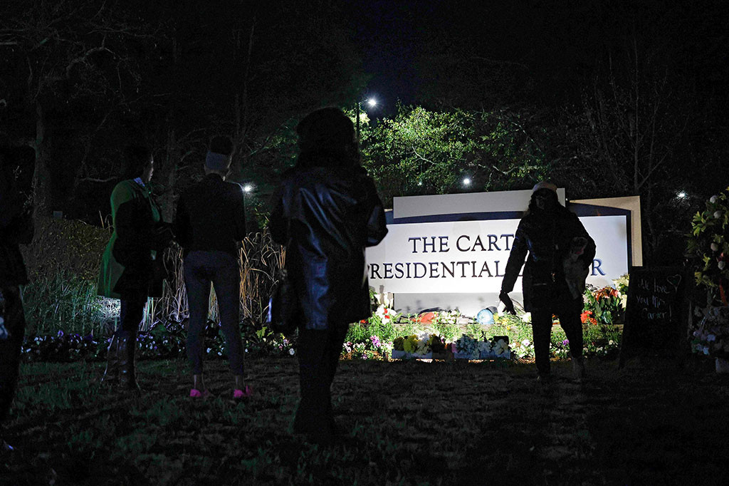 Jimmy Carter, mantan presiden berusia 99 tahun yang cinta seumur hidupnya kepada istrinya Rosalynn hampir menjadi legenda dalam politik AS, akan mengucapkan selamat tinggal padanya pada hari Selasa, 28 November 2023 dalam sebuah upacara yang juga dihadiri oleh Presiden Joe Biden.