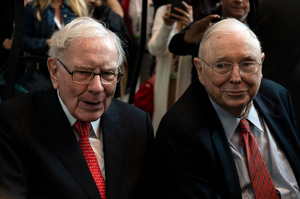 Berkshire Hathaway, tempat Munger menjabat selama beberapa dekade sebagai wakil ketua di bawah Buffett, mengumumkan bahwa 