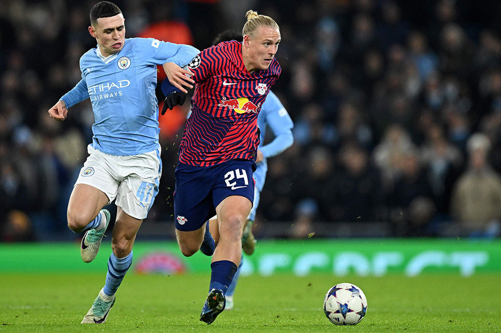 Namun pelatih Catalan itu memasuki terowongan di babak pertama sambil menggelengkan kepala melihat apa yang dilihatnya dari sang juara Eropa.