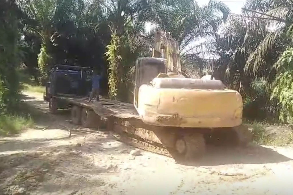 Tim dipimpin Kasat Reskrim Polres Pasaman Barat AKP Fahrel Haris menangkap tujuh orang diduga pelaku Peti. Masing-masing, AH 34 tahun, MA 47 tahun, SH 40 tahun, NA 37 tahun, IU 33 tahun, RS 39 tahun dan RD 16 tahun.