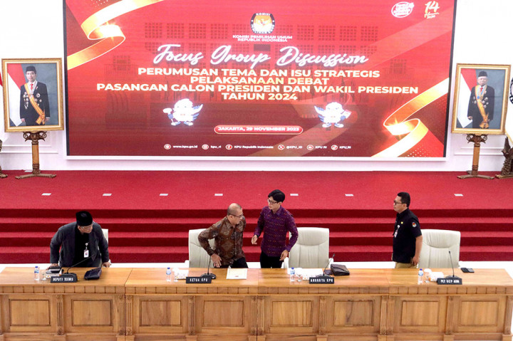 Dalam diskusi kelompok terpumpun (FGD) soal mekanisme debat capres-cawapres Pemilu 2024 di Gedung KPU RI, Jakarta, Rabu, 29 November 2023, Hasyim meminta masukan dari para peserta yang merupakan perwakilan Pemerintah, lembaga swadaya masyarakat (LSM), akademisi, dan jurnalis.