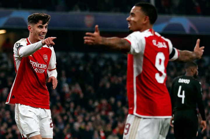 Arsenal memulai pesta gol mereka pada menit ke-13 ketika Gabriel Jesus menyundul umpan silang Takehiro Tomiyasu ke Kai Havertz, dan Havertz menaklukkan kiper Brice Samba yang lambat bereaksi dari jarak dekat.